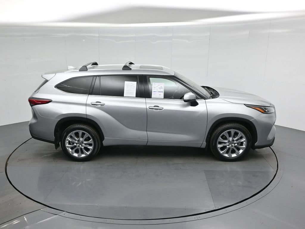 Used 2022 Toyota Highlander Limited image 8