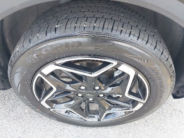 Certified 2025 Ford Escape Platinum w/ Class II Trailer Tow Package AWD/4WD image 11