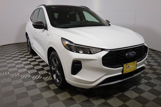 Certified 2023 Ford Escape ST-Line w/ Tech Pack #1 AWD/4WD image 5