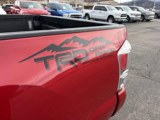 Used 2020 Toyota Tacoma TRD Off-Road image 17
