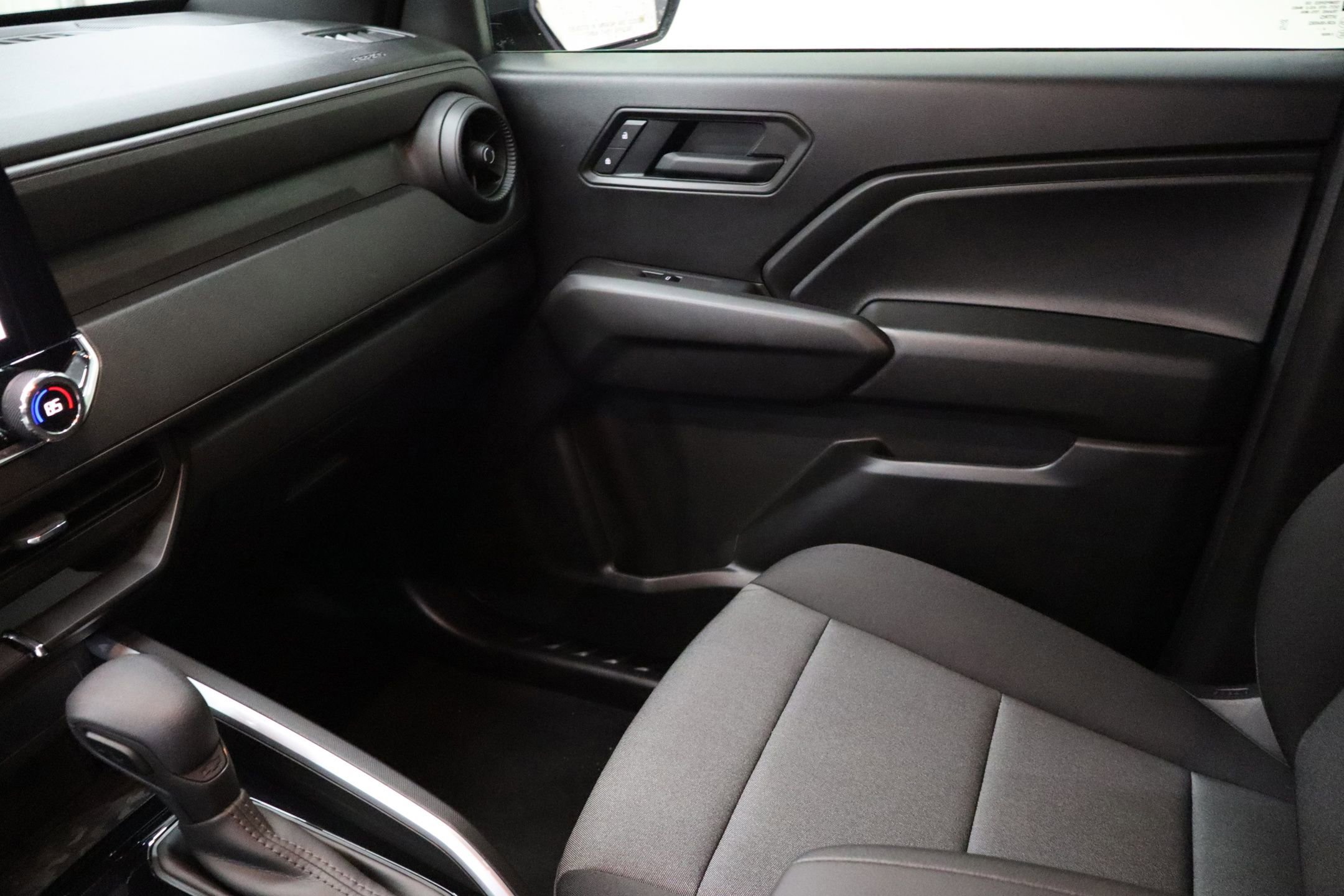 Used 2025 Chevrolet Colorado Trail Boss image 22