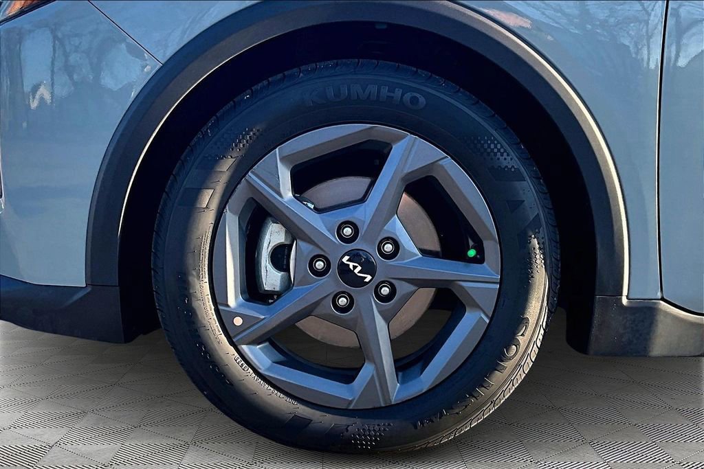 Used 2025 Kia K4 LXS image 10