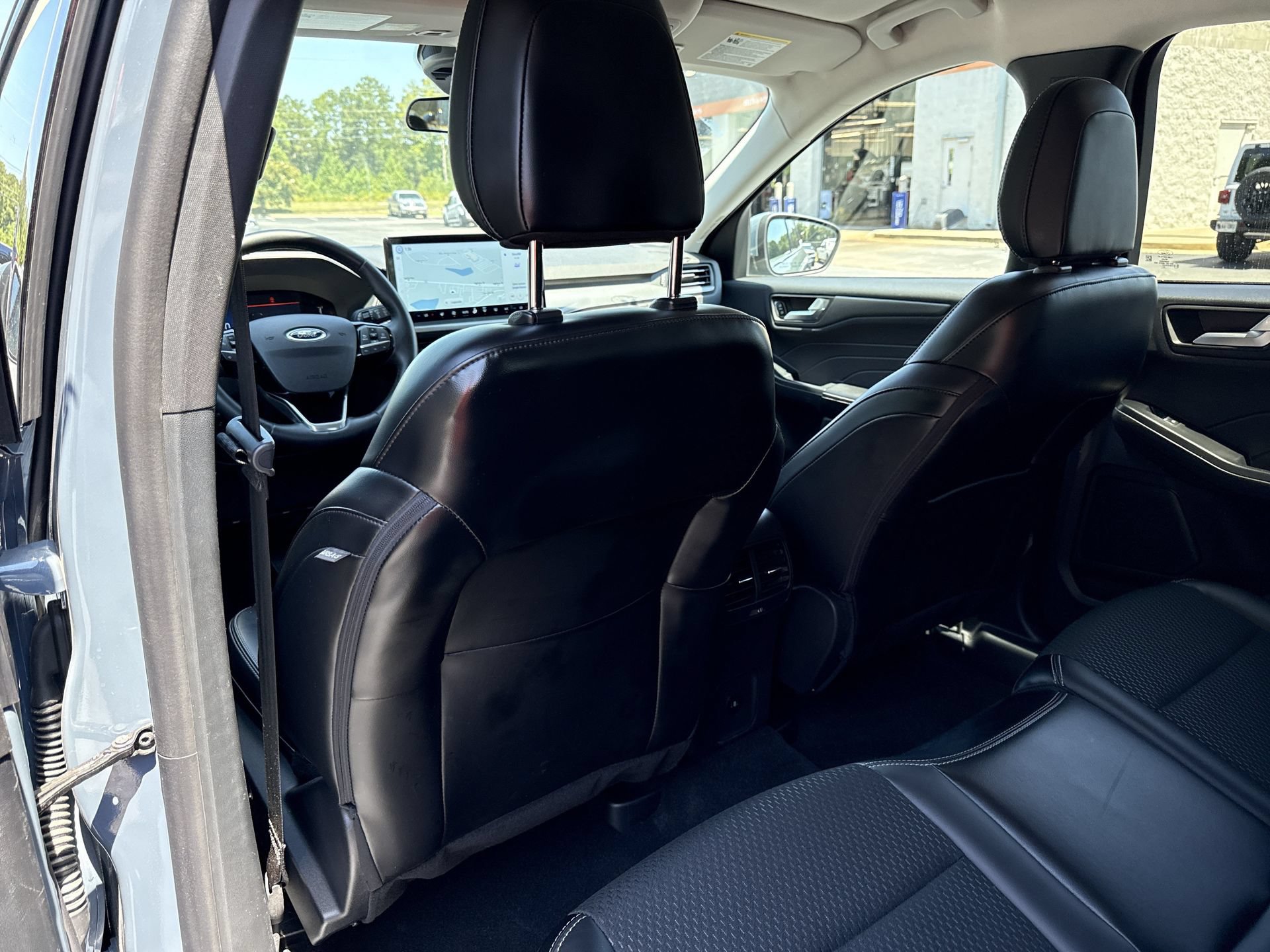 Certified 2025 Ford Escape SE FWD image 16