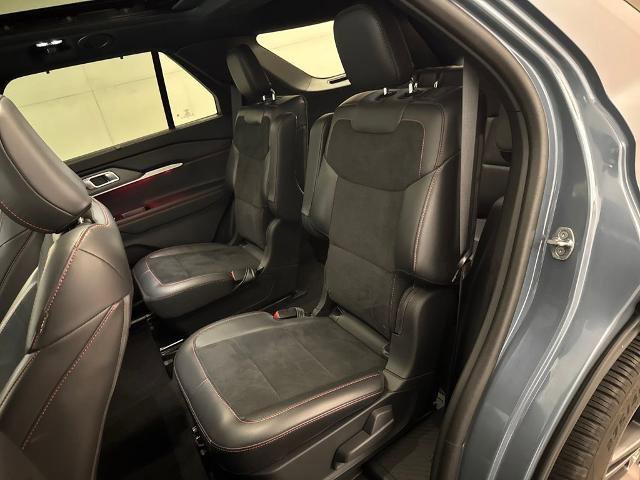 Certified 2025 Ford Explorer ST image 33