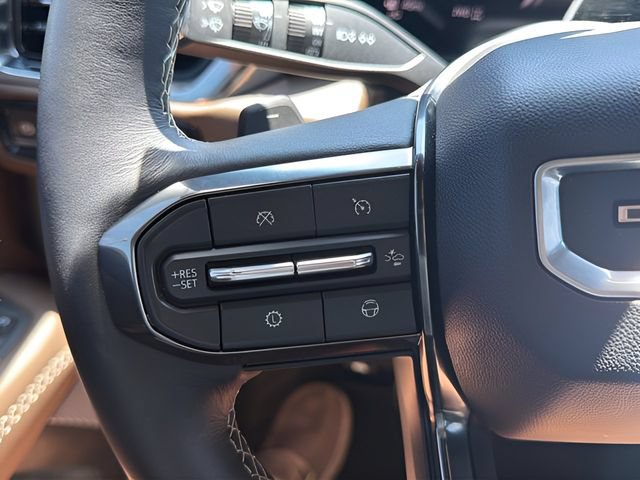 Used 2025 GMC Yukon Denali Ultimate AWD/4WD image 24