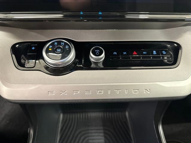 Certified 2025 Ford Expedition Active image 42