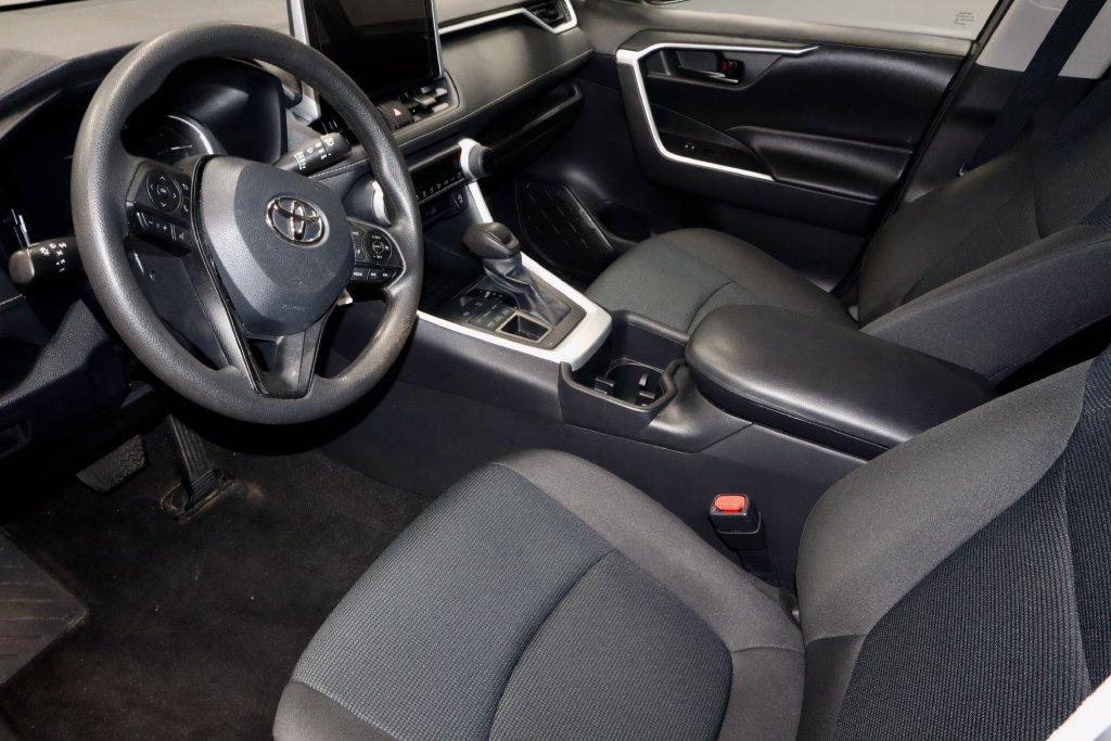 Used 2023 Toyota RAV4 LE AWD/4WD image 22