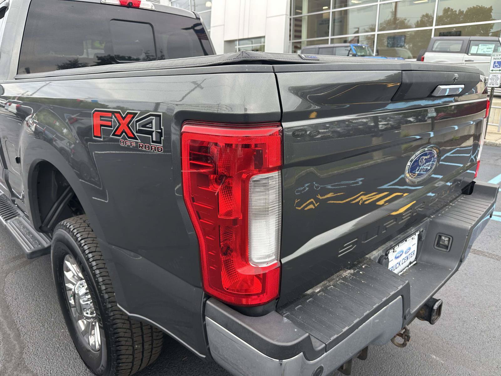 Certified 2019 Ford F250 XLT w/ XLT Premium Package AWD/4WD image 10