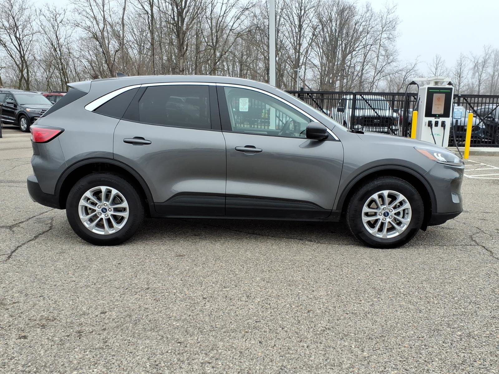 Certified 2022 Ford Escape SE w/ Convenience Package AWD/4WD image 9