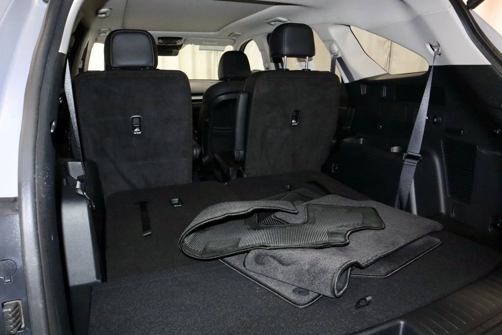 Used 2025 Kia Sorento EX w/ Panoramic Sunroof Package image 16