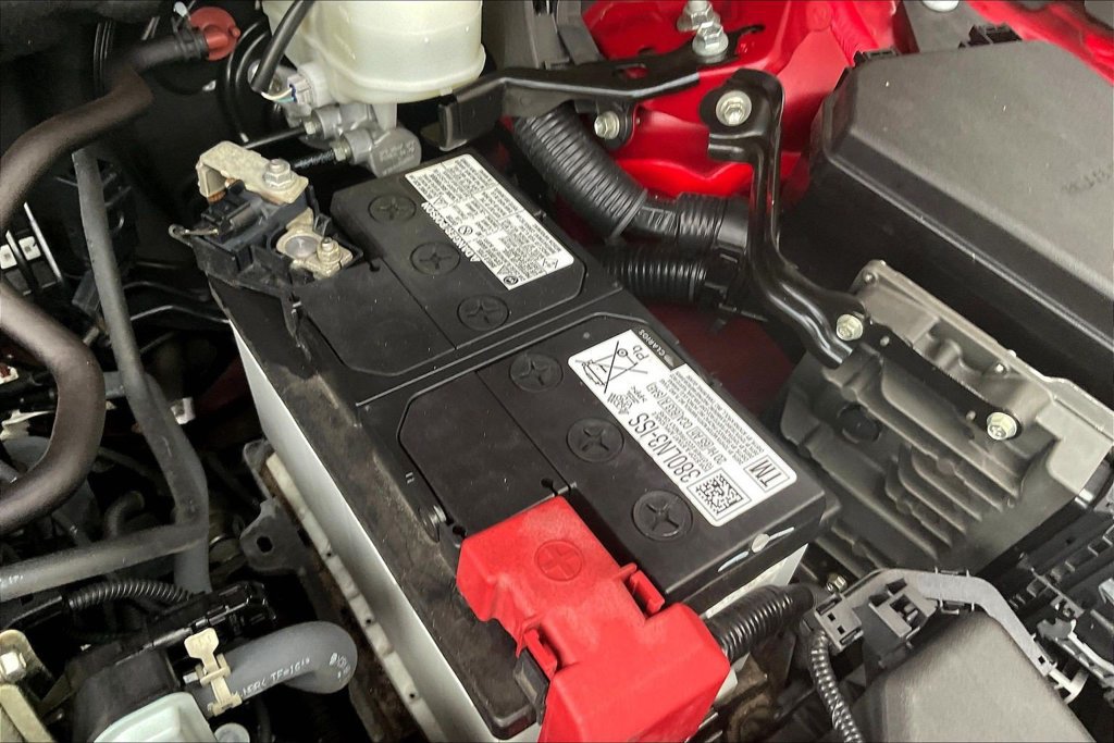 Used 2023 Toyota RAV4 XLE FWD image 32