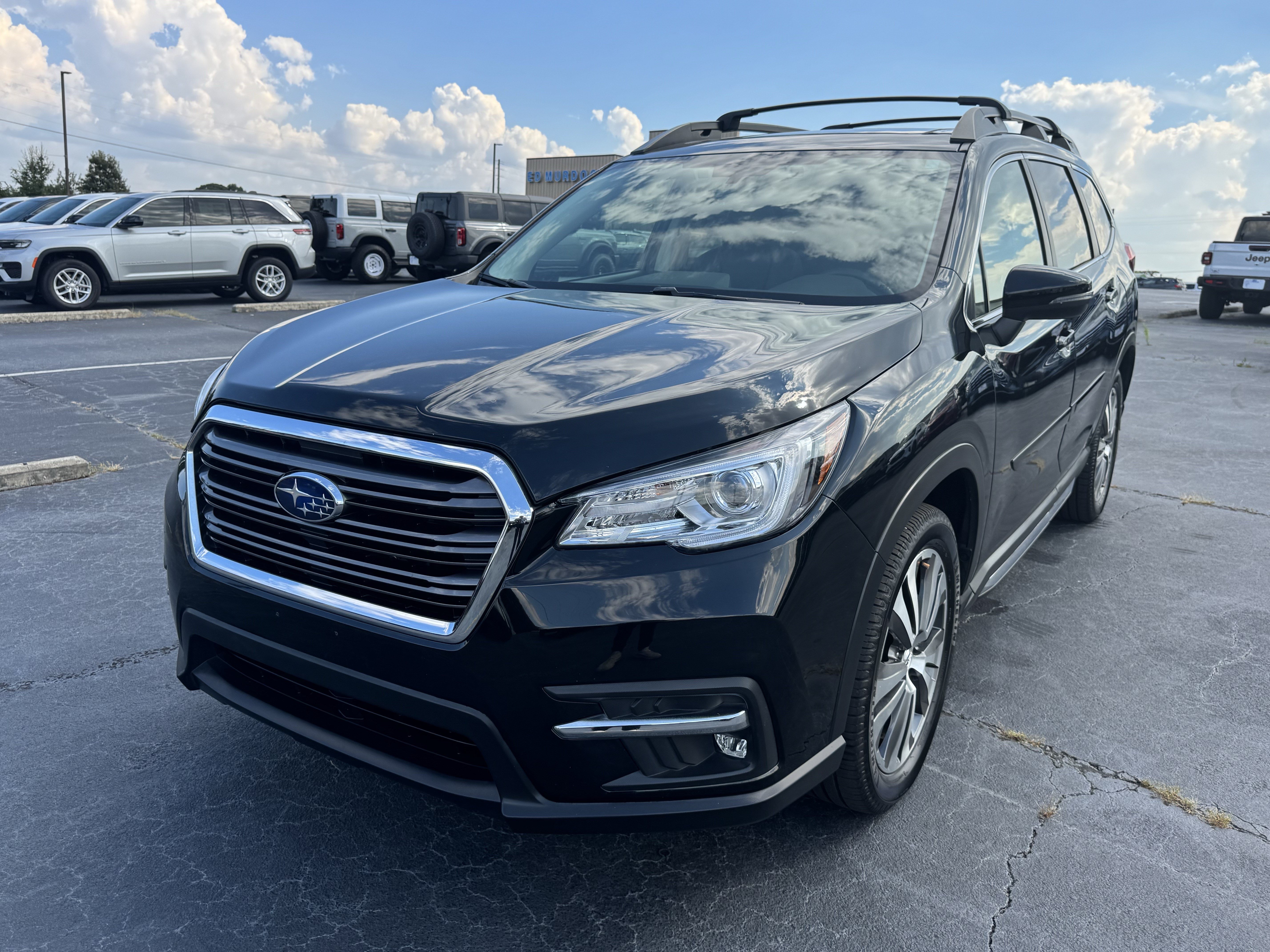 Used 2022 Subaru Ascent Limited w/ Technology Package AWD/4WD image 2