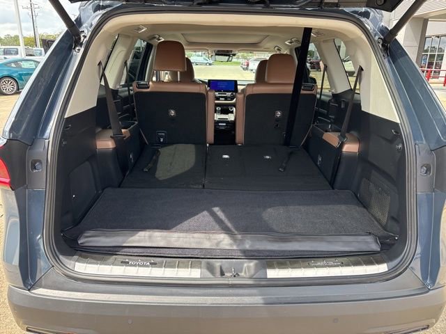 Used 2025 Toyota Grand Highlander AWD image 32