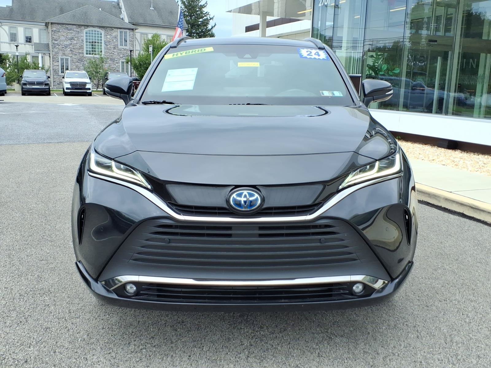 Used 2024 Toyota Venza Nightshade AWD/4WD image 9