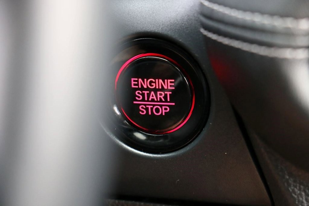 Used 2025 Honda HR-V EX-L image 12