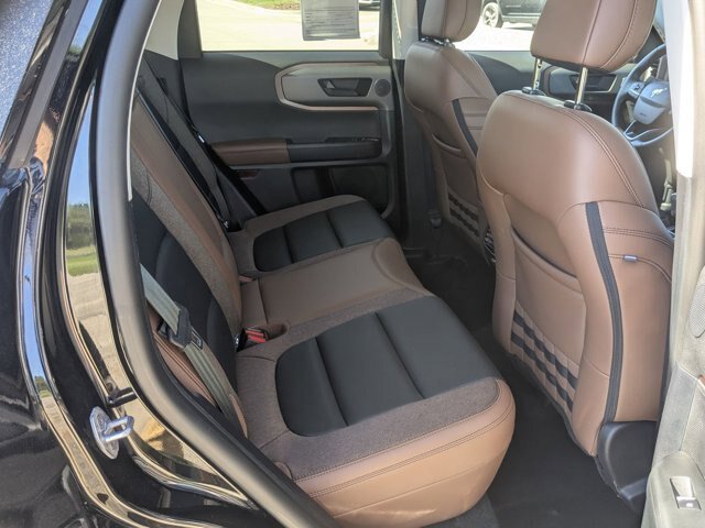 Certified 2025 Ford Bronco Sport Outer Banks w/ Outer Banks Tech Package+ AWD/4WD image 38