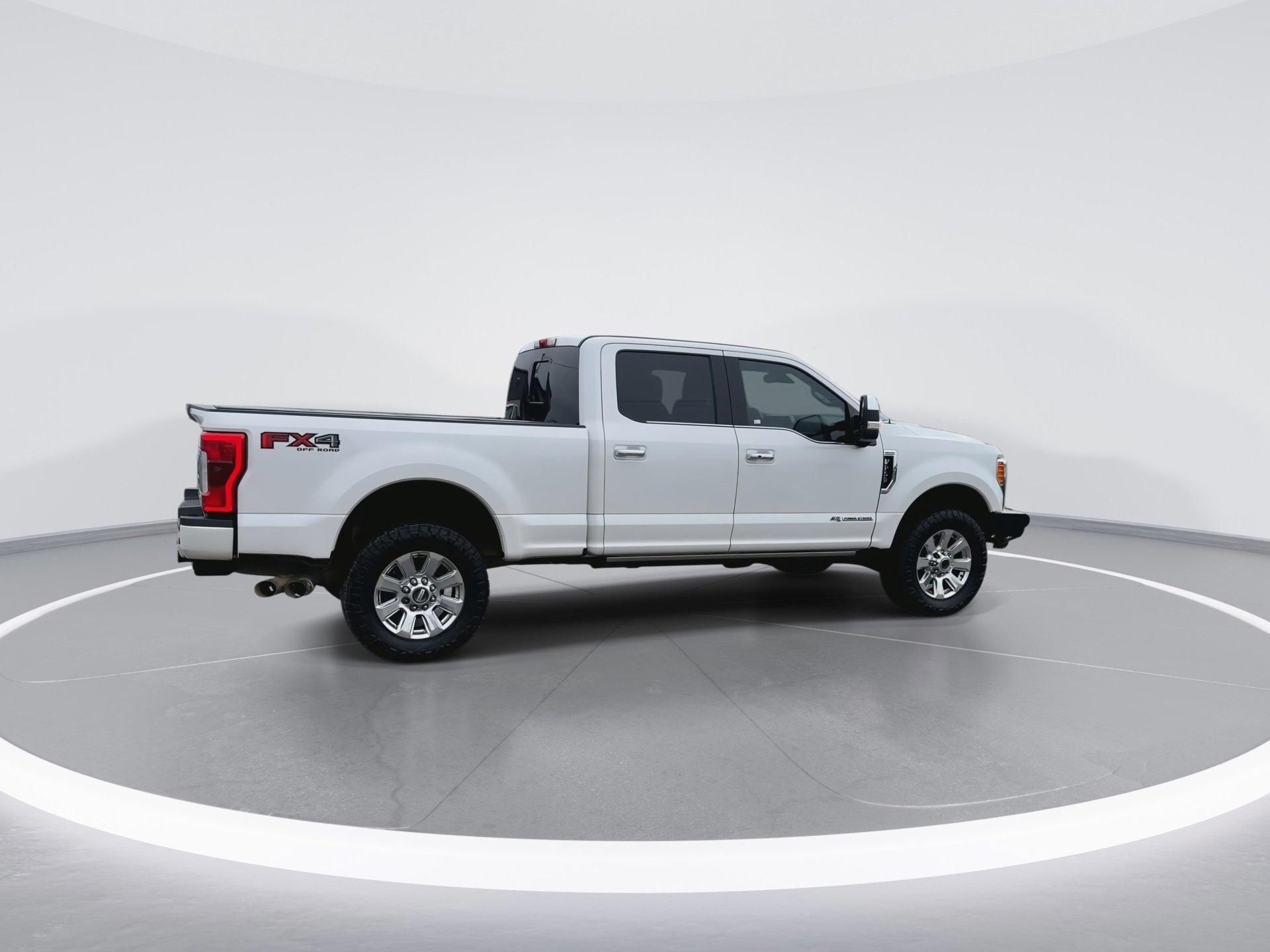 Certified 2017 Ford F250 Platinum w/ Platinum Ultimate Package image 5