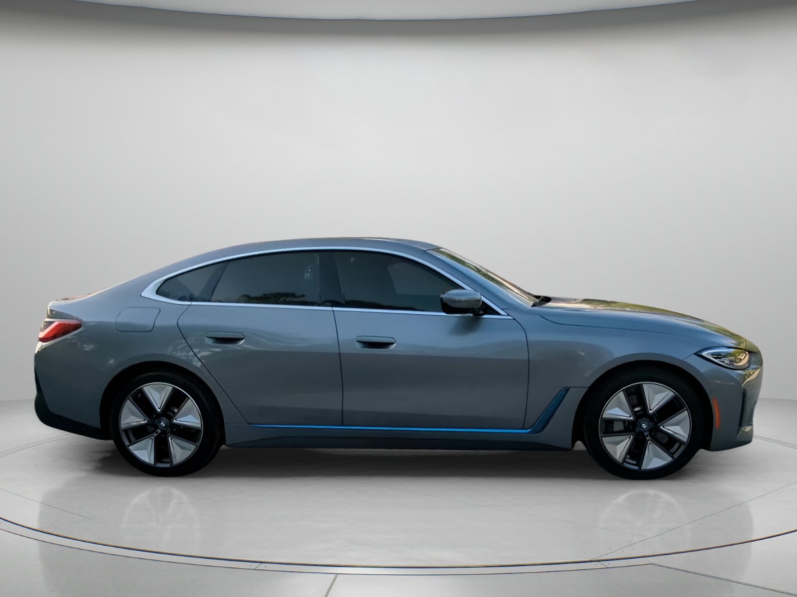 Used 2023 BMW i4 eDrive40 w/ Premium Package RWD image 33