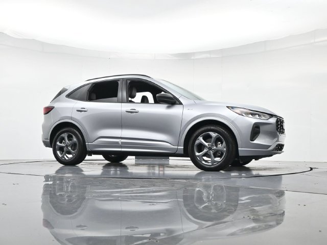 Certified 2023 Ford Escape ST-Line w/ Tech Pack #1 FWD image 31