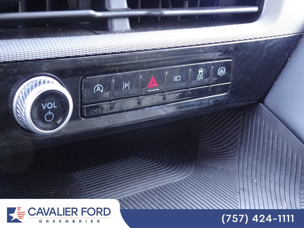 Certified 2025 Ford Explorer ST-Line AWD/4WD image 28