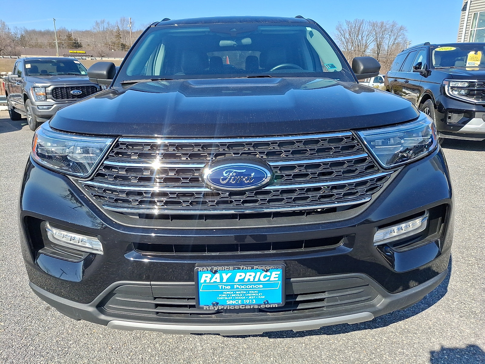 Certified 2023 Ford Explorer XLT w/ Equipment Group 202A AWD/4WD image 2