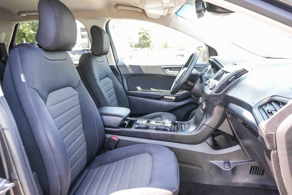 Certified 2019 Ford Edge SE FWD image 19