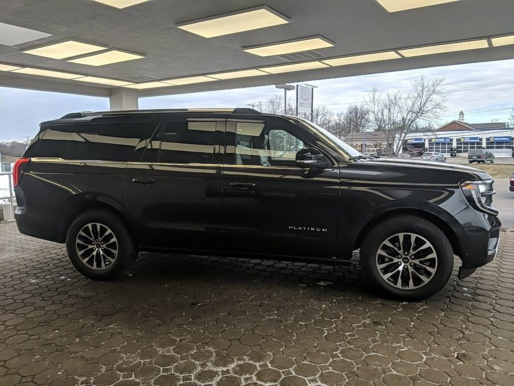 Certified 2025 Ford Expedition Max Platinum image 2