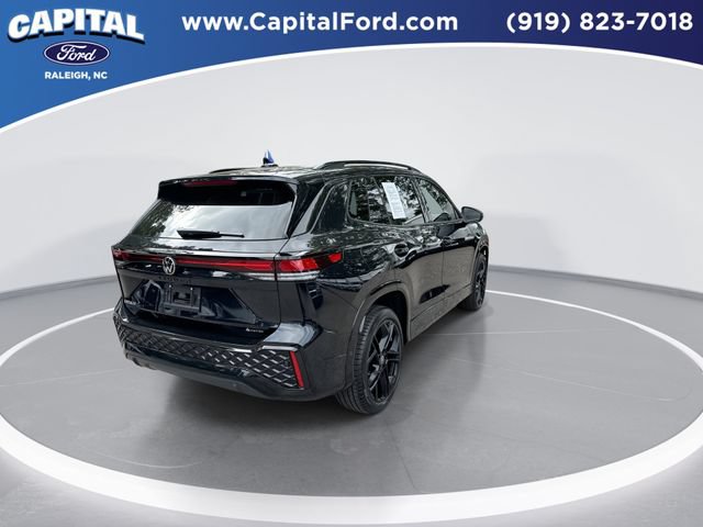 Used 2026 Volkswagen Tiguan SE R-Line AWD/4WD image 8