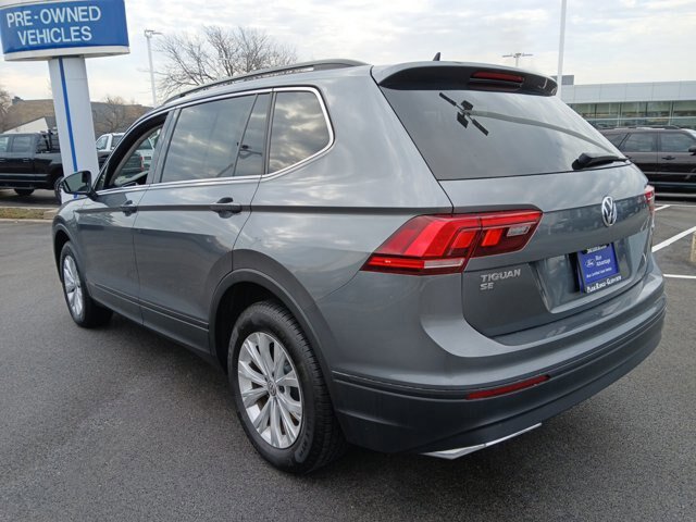 Used 2019 Volkswagen Tiguan SE w/ Panoramic Sunroof Package AWD/4WD image 2