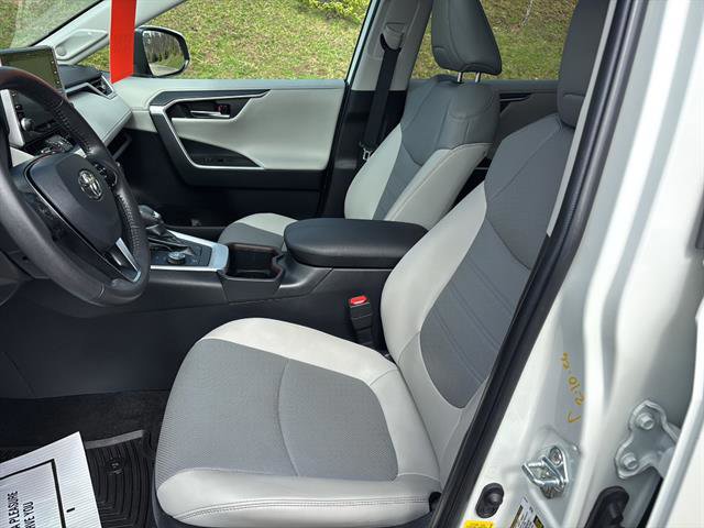Used 2022 Toyota RAV4 Limited image 11