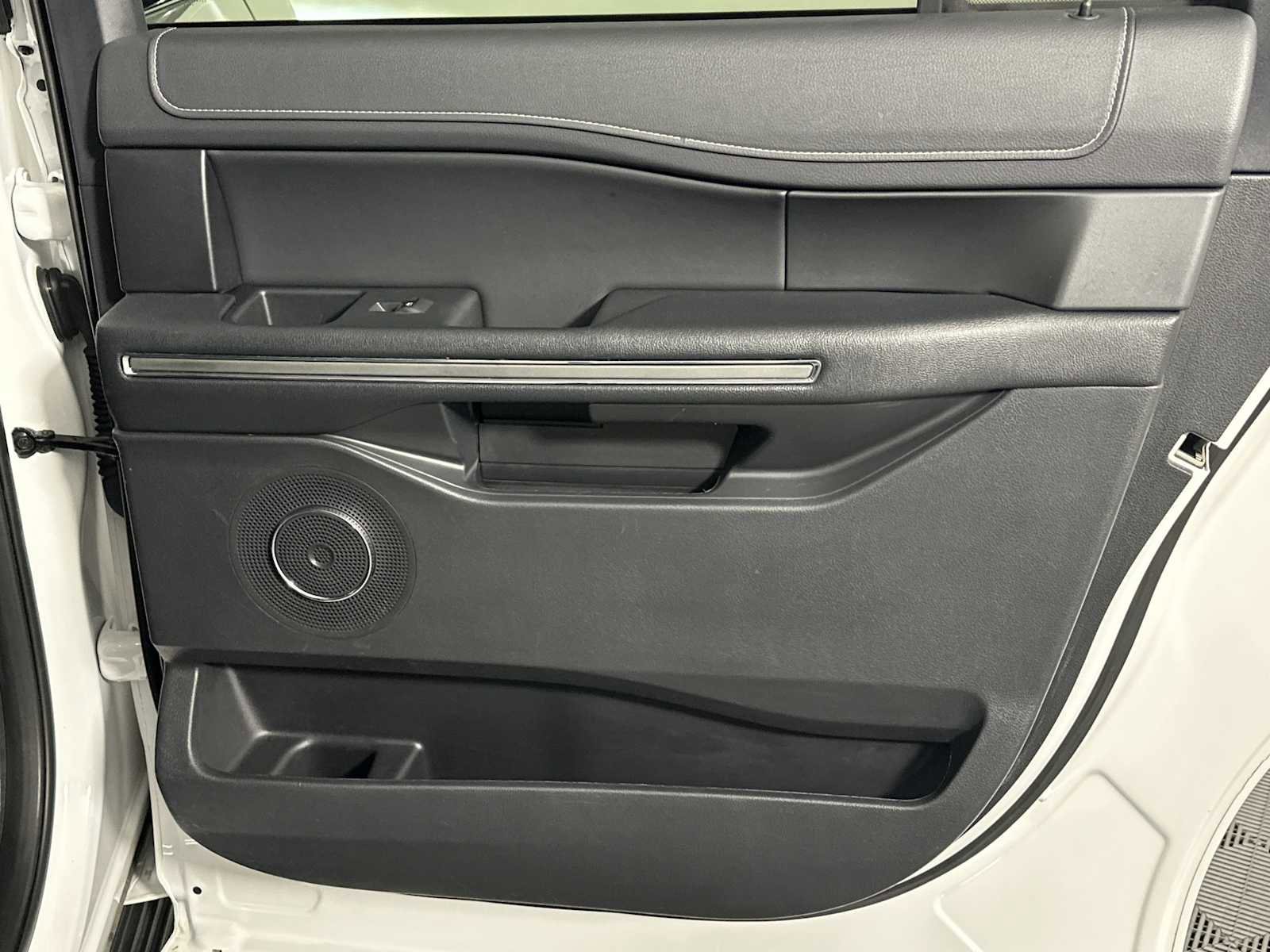 Certified 2024 Ford Expedition Max XLT image 19
