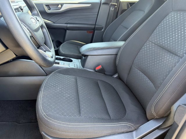 Certified 2025 Ford Escape Active AWD/4WD image 19