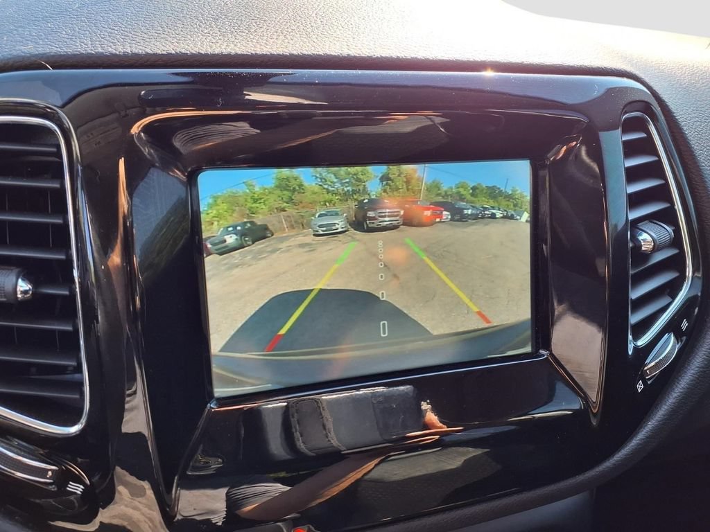 Used 2021 Jeep Compass Latitude FWD image 9