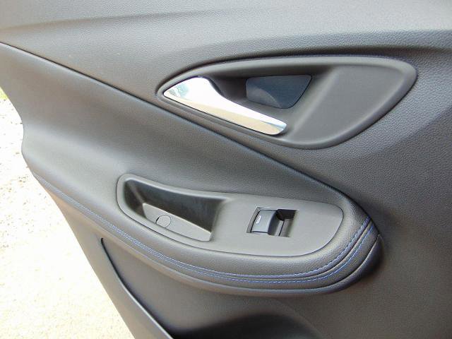 Used 2025 Buick Encore GX Sport Touring w/ Advanced Technology Package image 23