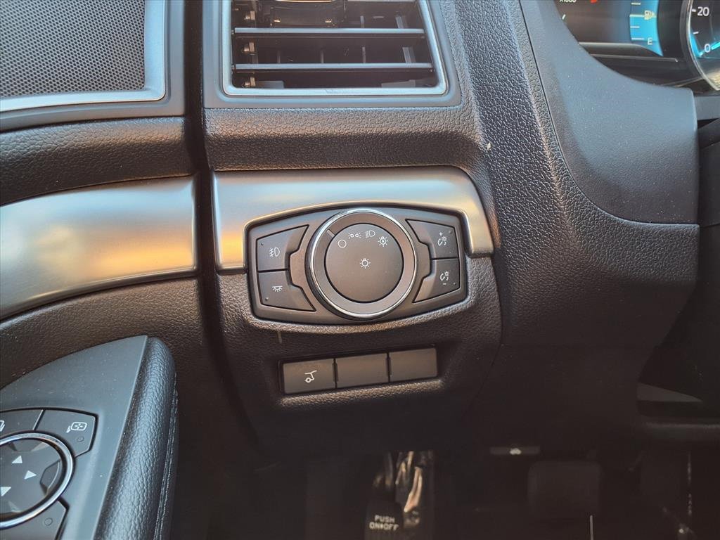 Certified 2018 Ford Explorer XLT w/ Equipment Group 201A image 23