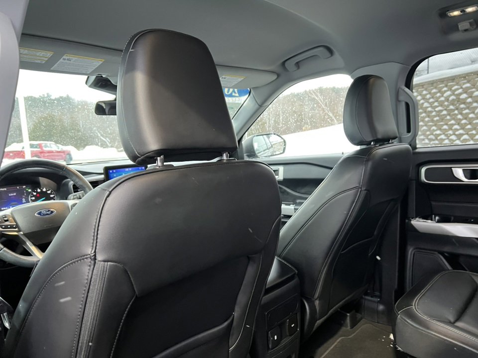 Certified 2022 Ford Explorer XLT w/ Equipment Group 202A image 33