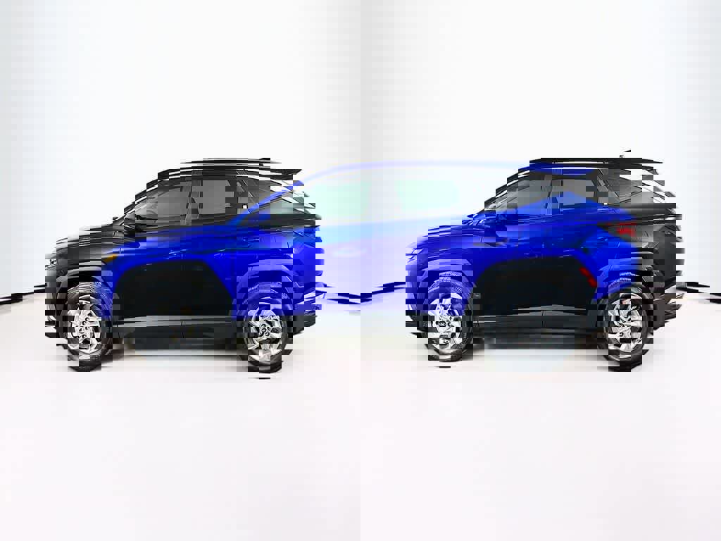 Used 2023 Hyundai Tucson SE image 2