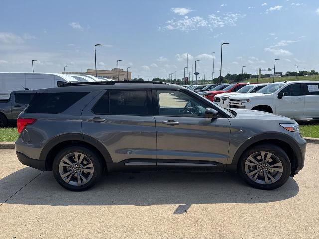 Certified 2022 Ford Explorer XLT w/ Equipment Group 202A image 2