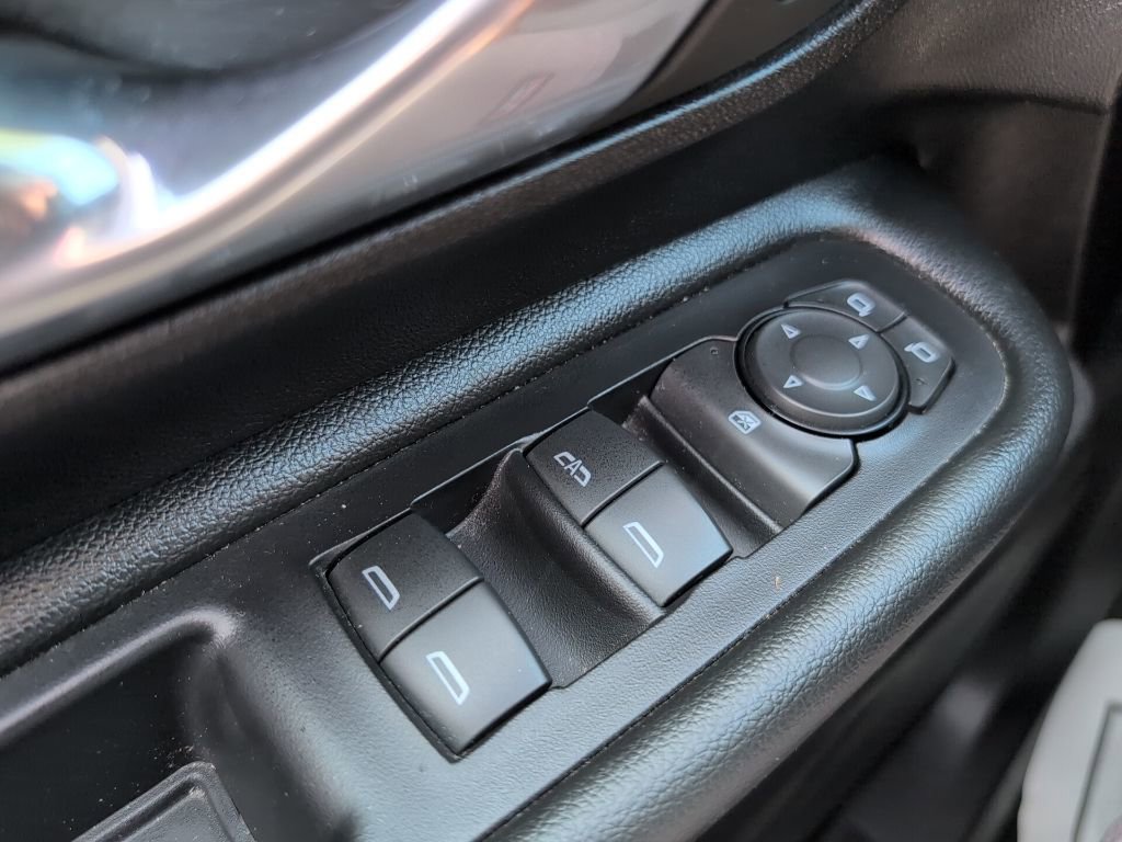 Used 2024 GMC Terrain SLE image 23