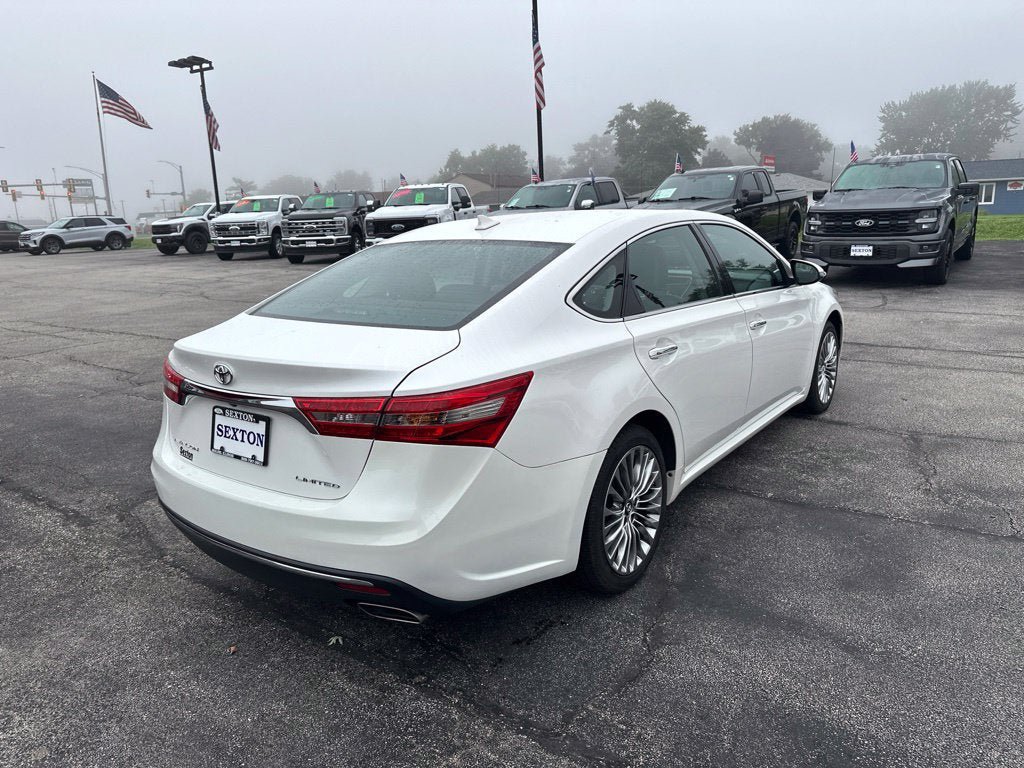Used 2018 Toyota Avalon Limited w/ Carpet Mat Package FWD image 5