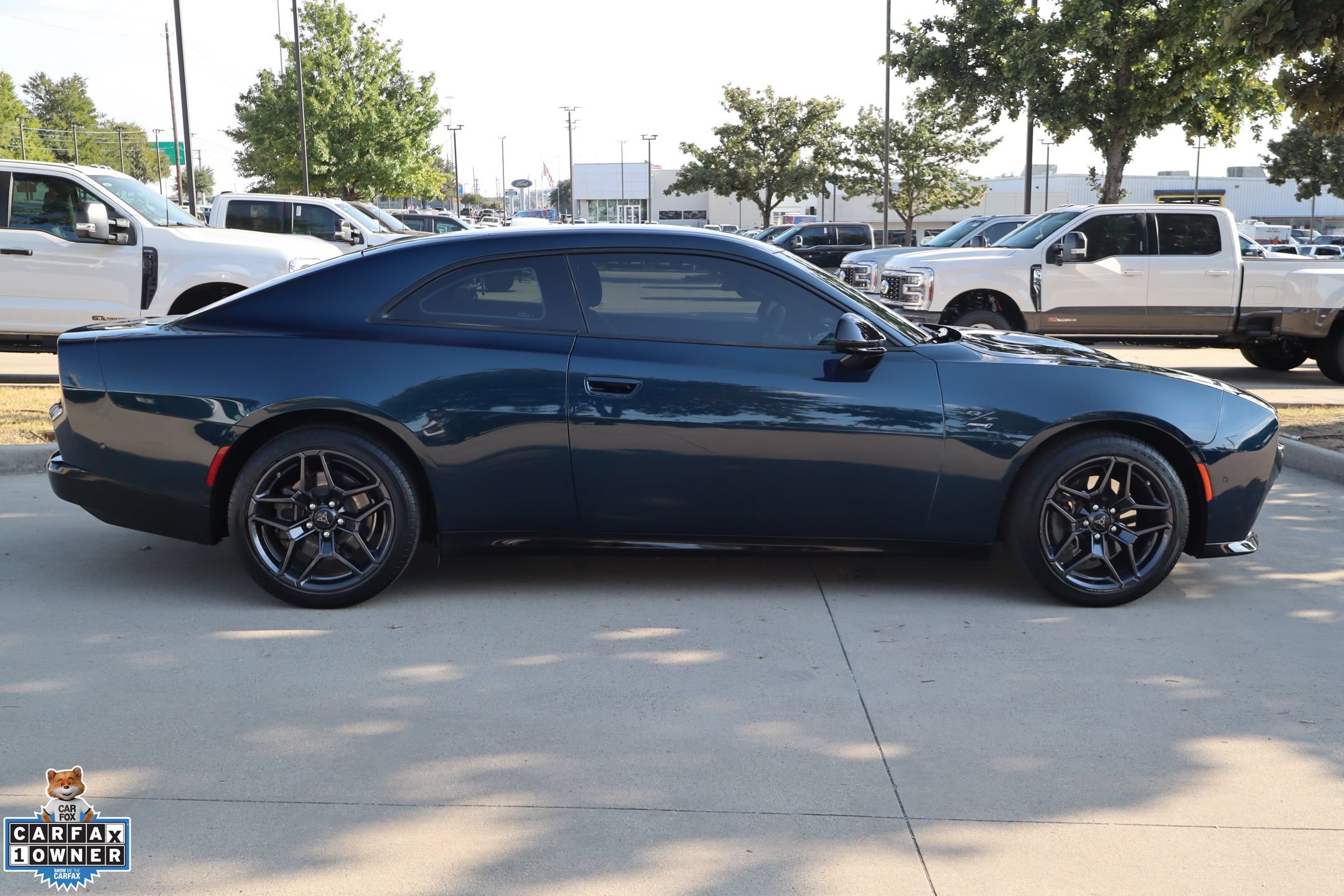 Used 2024 Dodge Charger Daytona R/T w/ Plus Group AWD/4WD image 2