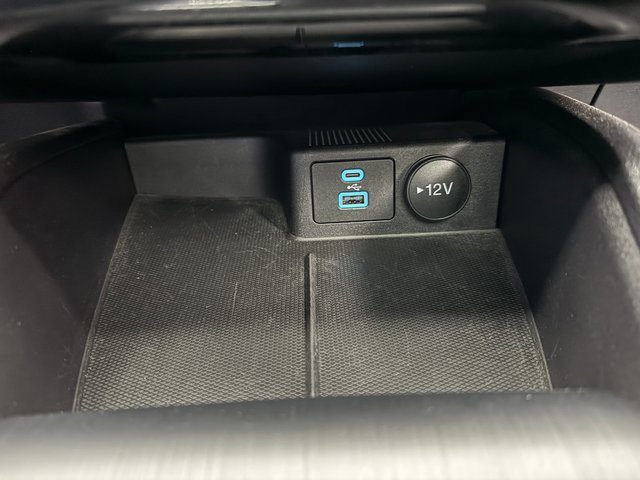 Certified 2022 Ford Escape Titanium w/ Class II Trailer Tow Package image 19