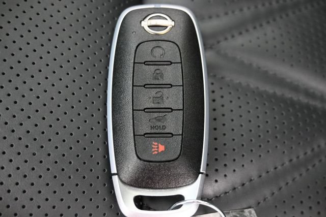 Used 2025 Nissan Rogue Platinum w/ Platinum Premium Package FWD image 27