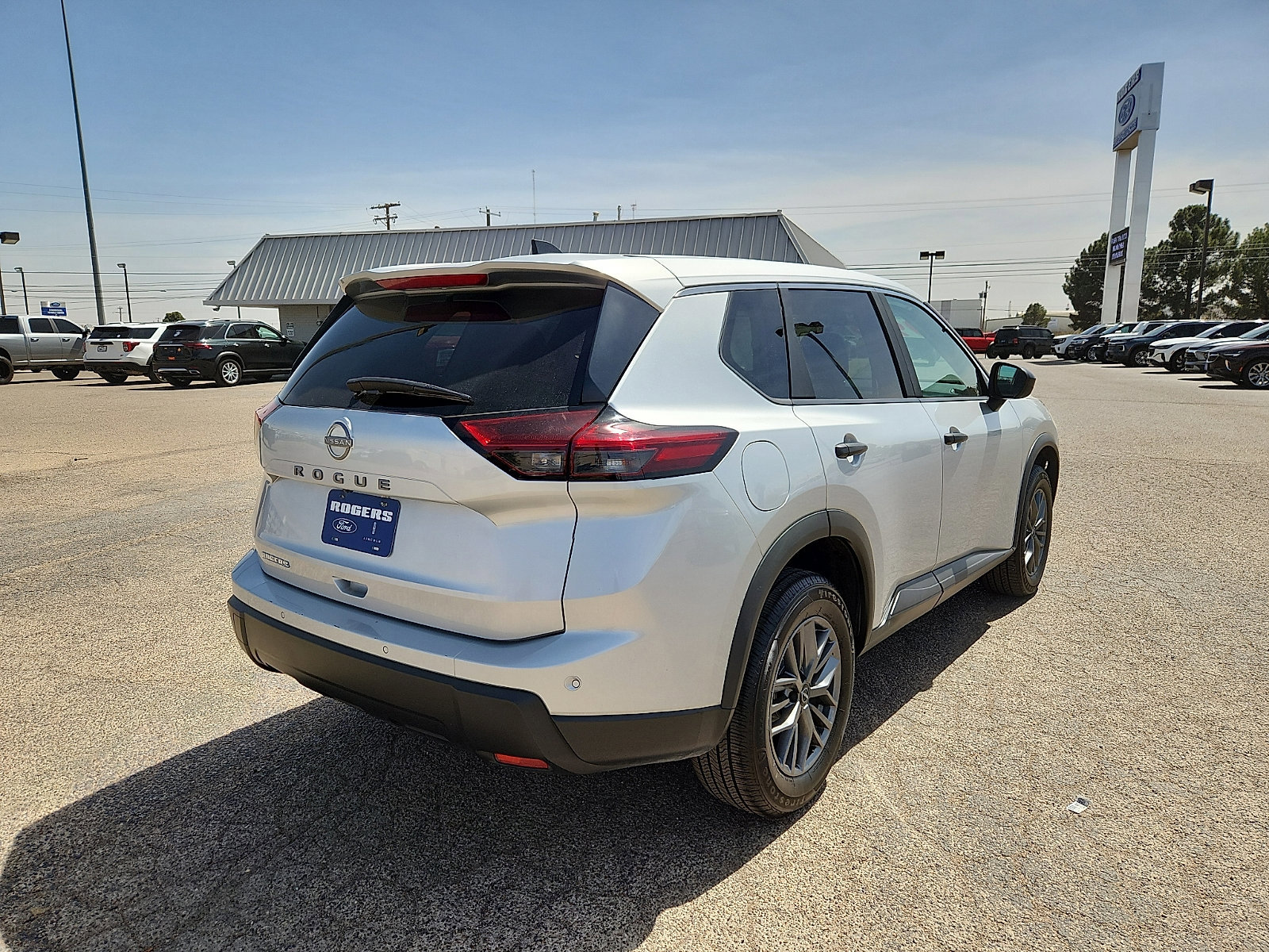 Used 2024 Nissan Rogue S image 5