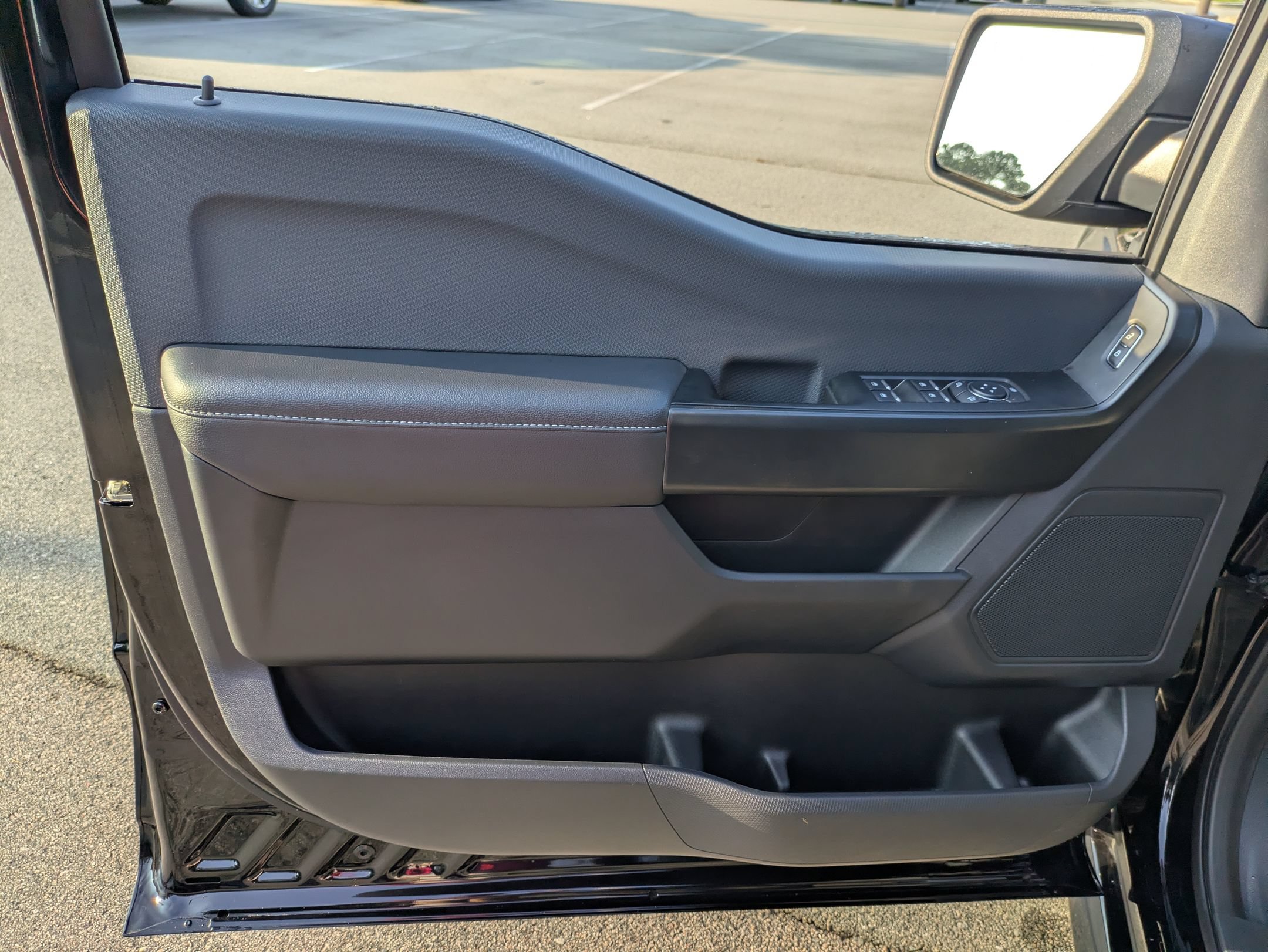Certified 2025 Ford F150 STX w/ LOBO Package AWD/4WD image 16