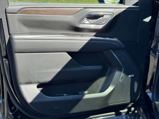 Used 2022 Chevrolet Suburban High Country w/ Premium Package 2 image 13