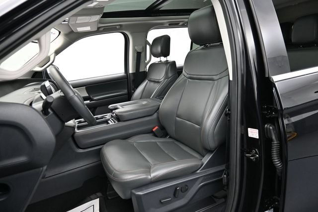 Certified 2025 Ford Expedition Active AWD/4WD image 12