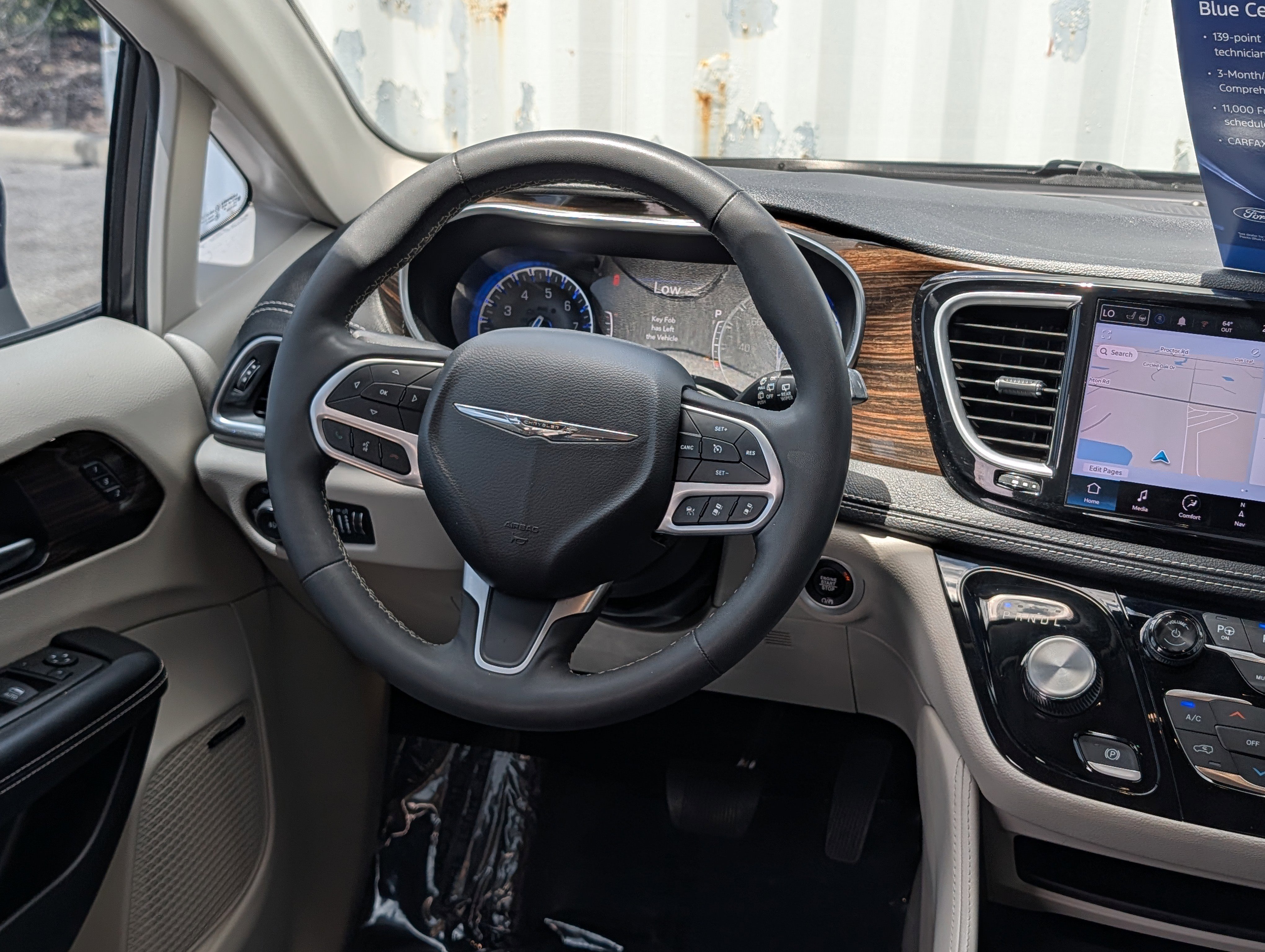 Used 2022 Chrysler Pacifica Limited image 18