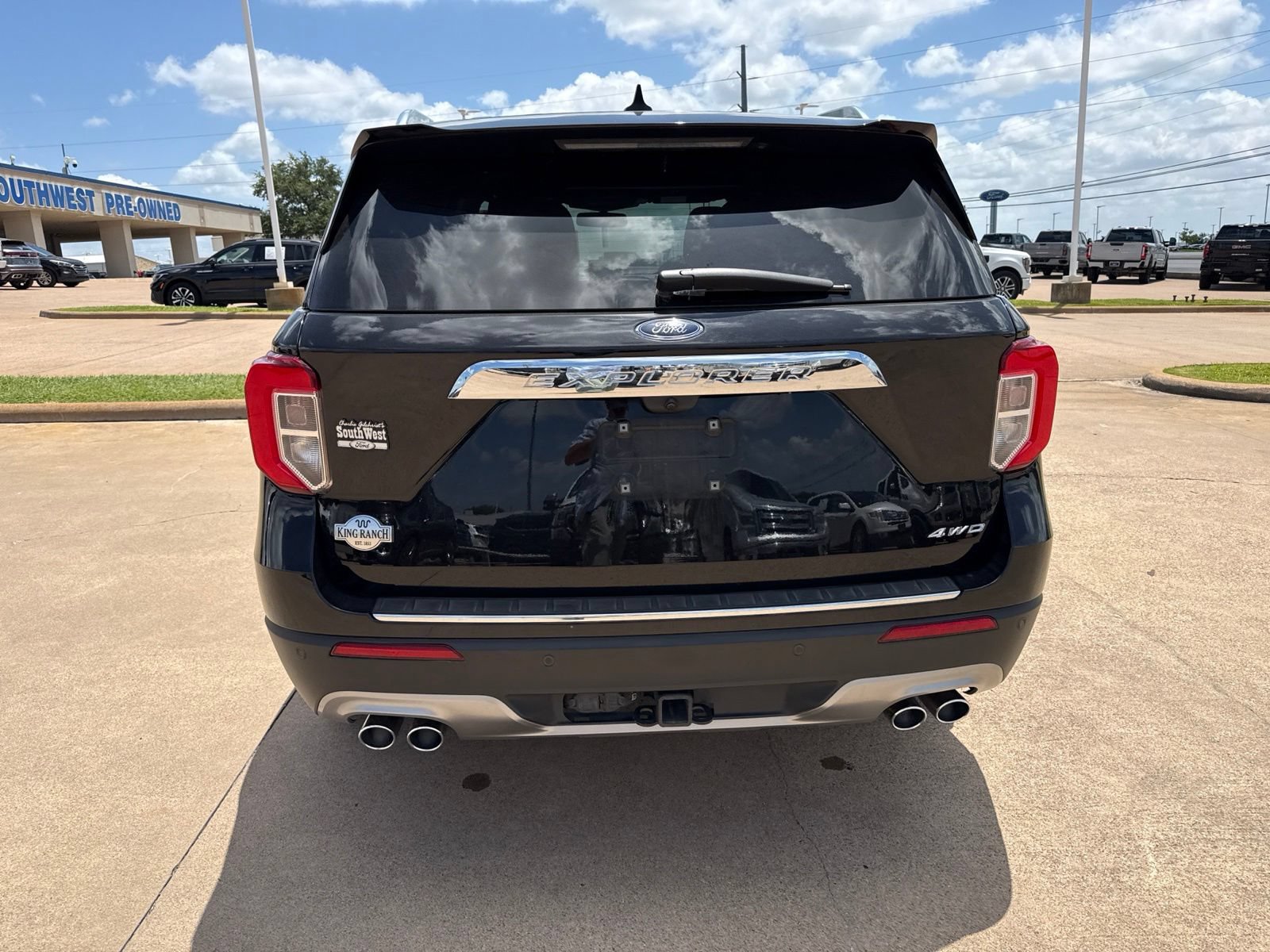 Certified 2023 Ford Explorer King Ranch w/ Technology Package AWD/4WD image 6