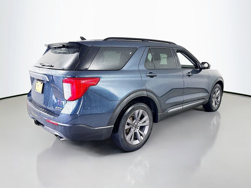 Certified 2022 Ford Explorer XLT w/ Equipment Group 202A image 5